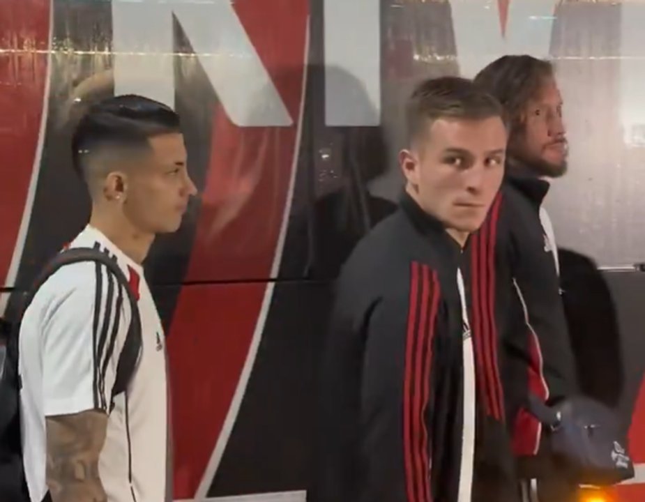 2294113-un-hincha-de-river-increpo-a-giuliano-galoppo-tras-la-eliminacion-en-la-copa-argentina