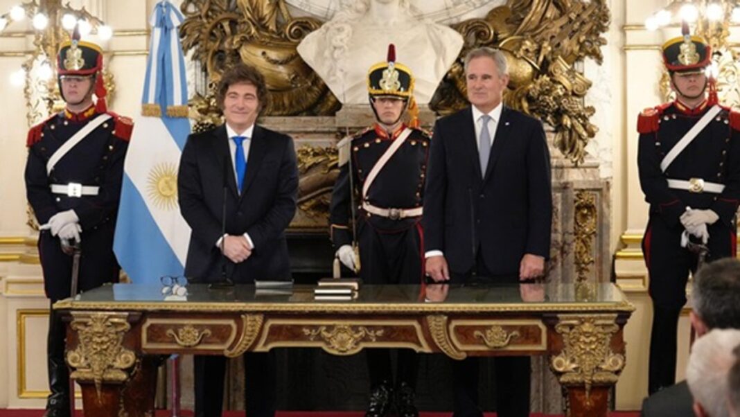 2312157-javier-milei-pone-en-pausa-los-cambios-en-el-gabinete-tras-la-jura-de-pablo-quirno