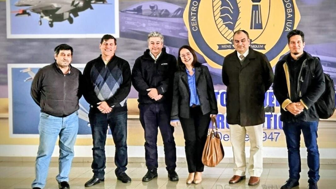 2316833-la-provincia-profundiza-vinculos-con-el-instituto-universitario-aeronautico
