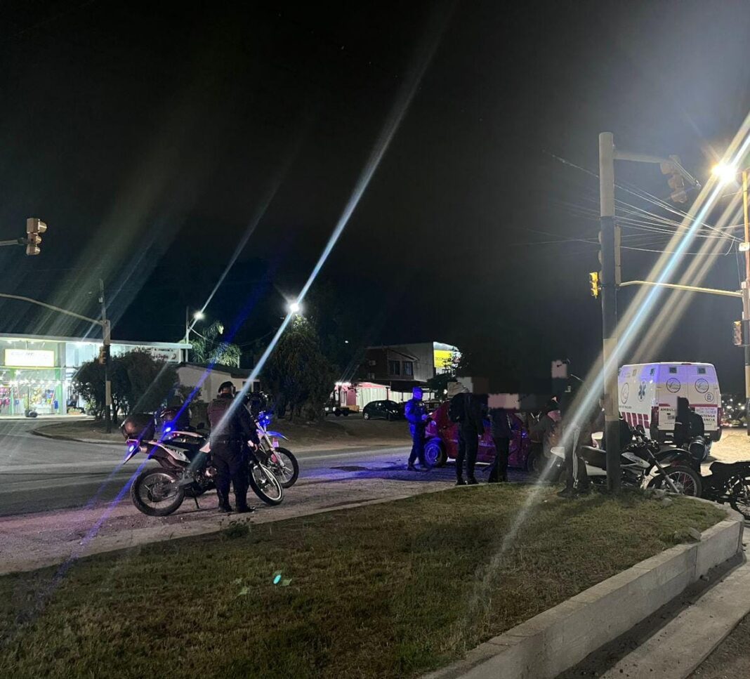 2321312-un-joven-motociclista-fue-hospitalizado-tras-un-choque-en-santa-cruz-del-lago