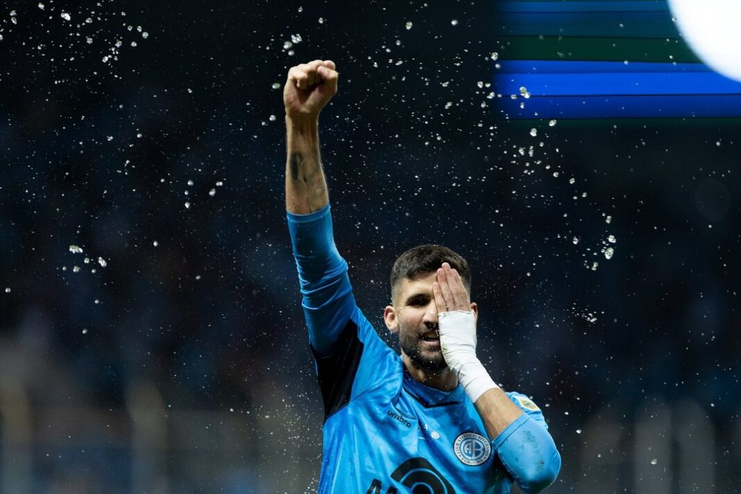 2322223-alarma-en-belgrano-lisandro-lopez-sufrio-un-desgarro-y-es-baja-clave-para-la-recta-final