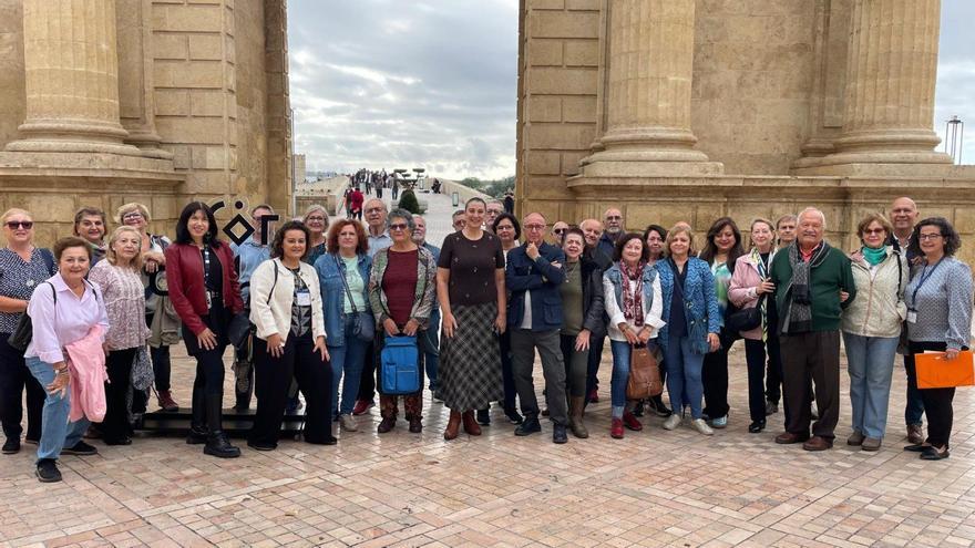 2322600-casi-600-mayores-participan-desde-hoy-en-las-rutas-y-visitas-guiadas-organizadas-por-6903bed227d46